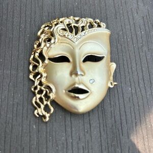 Vintage fashion mask pin